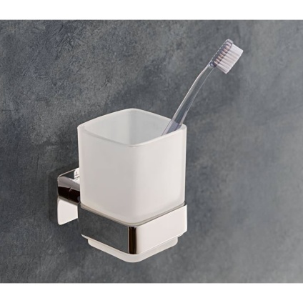 Lifestyle image of Villeroy & Boch Elements Striking Tumbler Holder